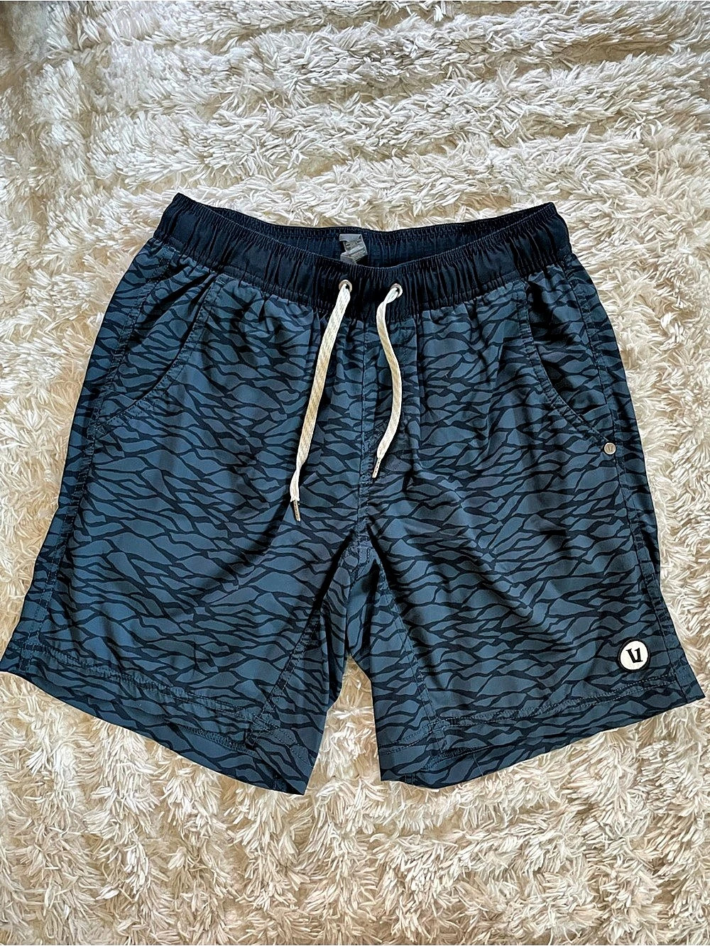Vuori Kore Short Men’s Small Hybrid Shorts Blue & Black Small